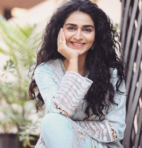 Hajra Yamin: Biography, Age, Education, Career & Dramas