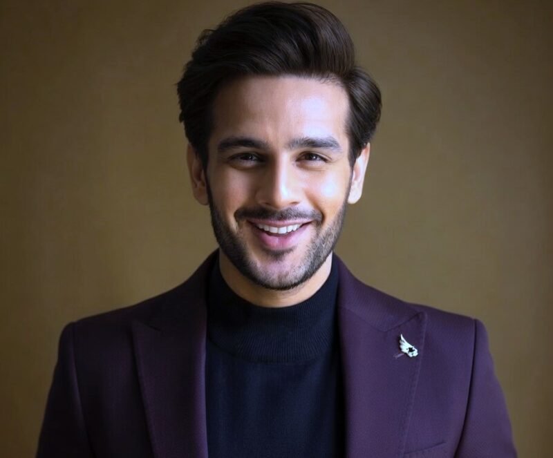 Usama Khan Biography, Age, Education, Career & Dramas: Uncategorized